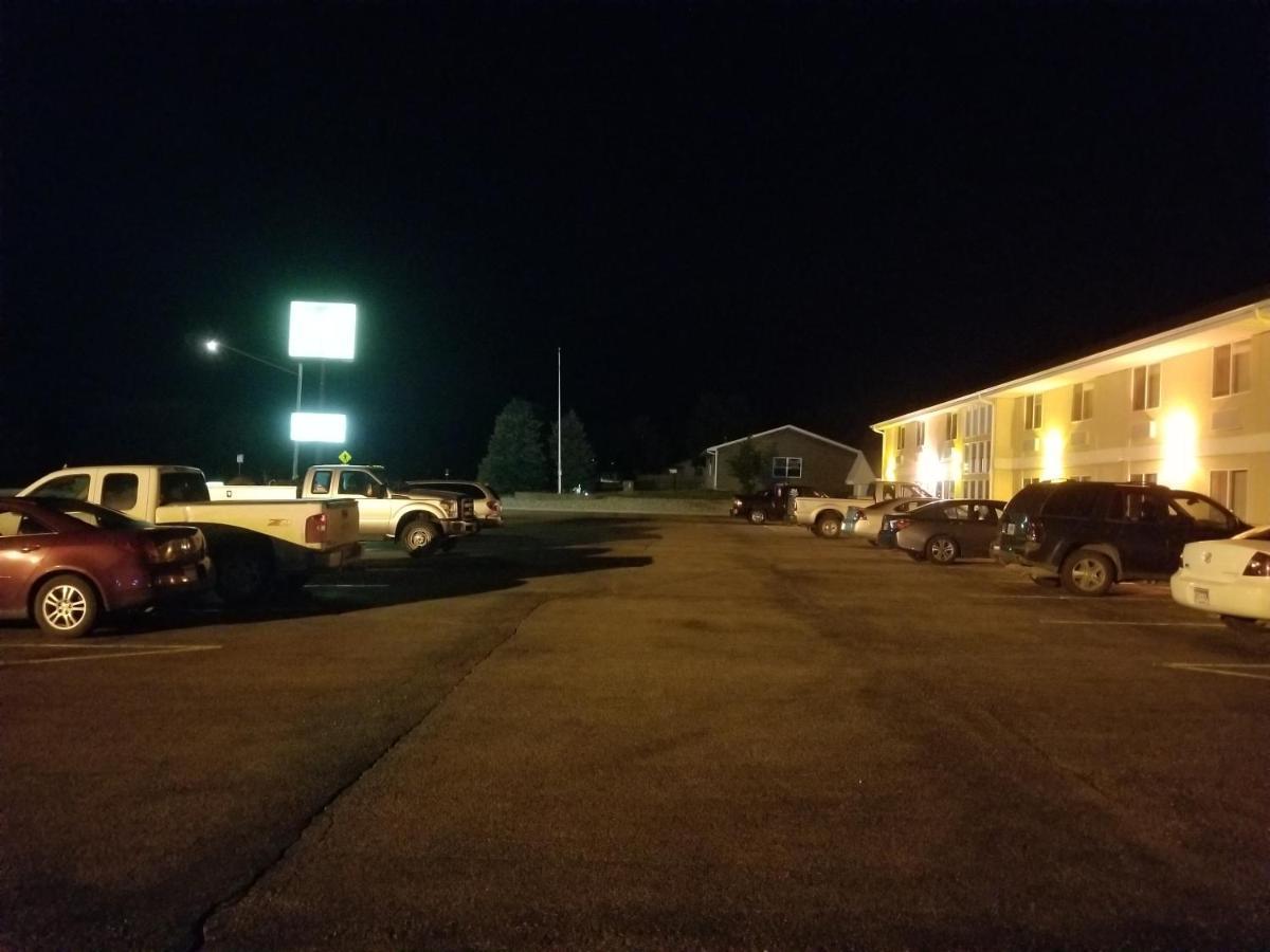 Bilmar Inn & Suites Dell Rapids Buitenkant foto
