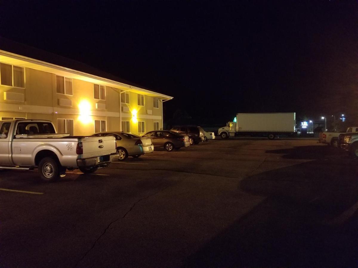 Bilmar Inn & Suites Dell Rapids Buitenkant foto