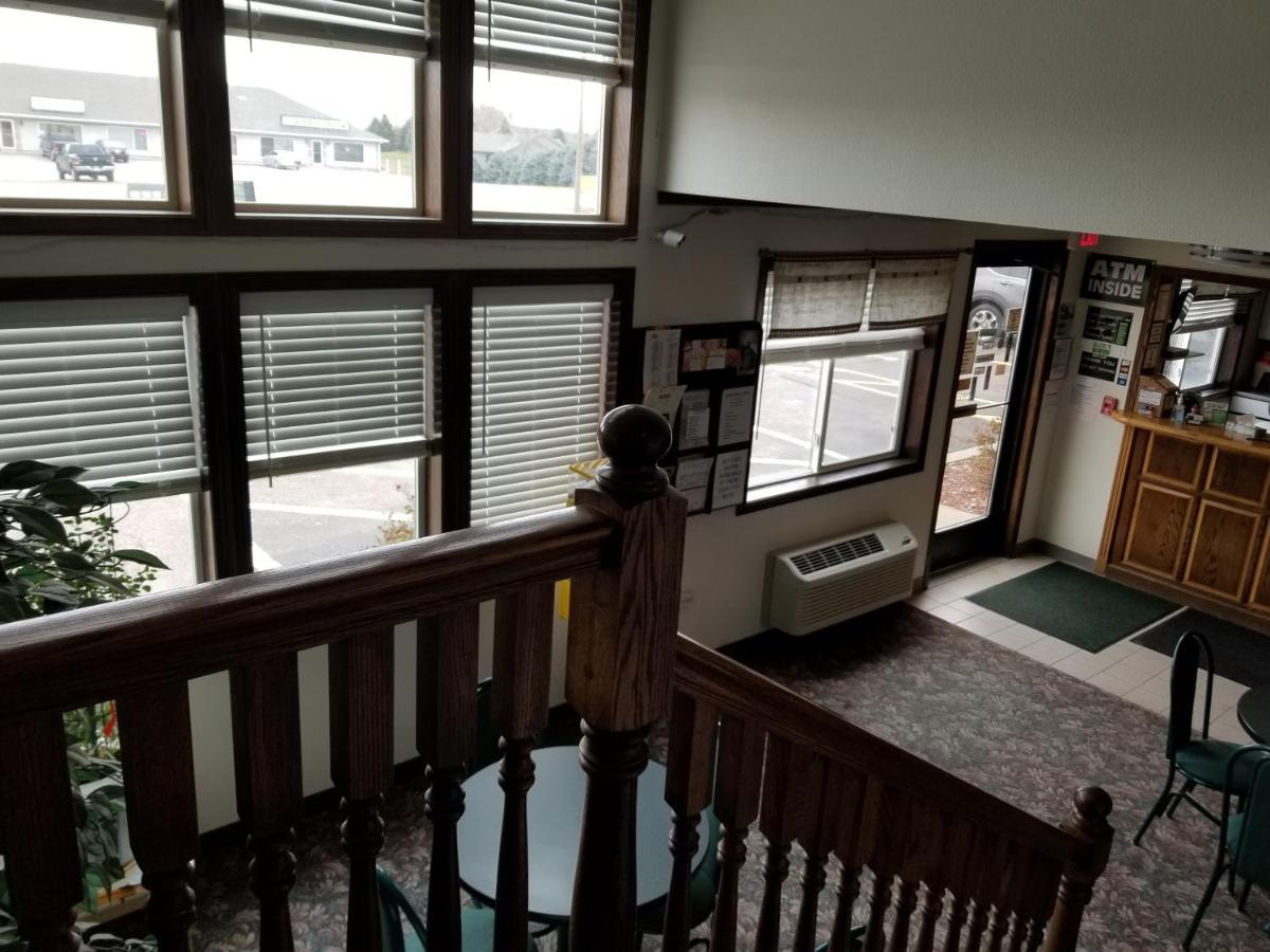 Bilmar Inn & Suites Dell Rapids Buitenkant foto