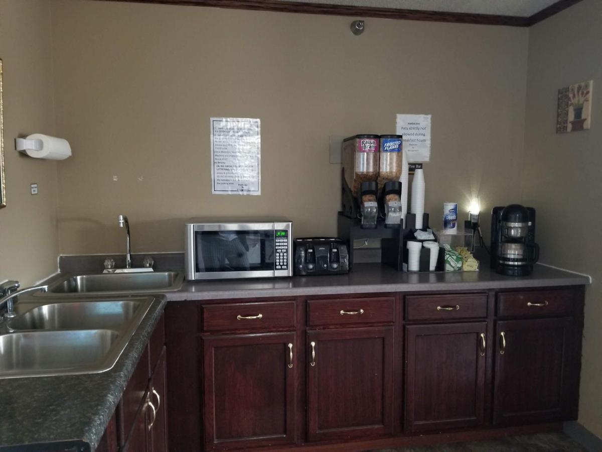 Bilmar Inn & Suites Dell Rapids Buitenkant foto