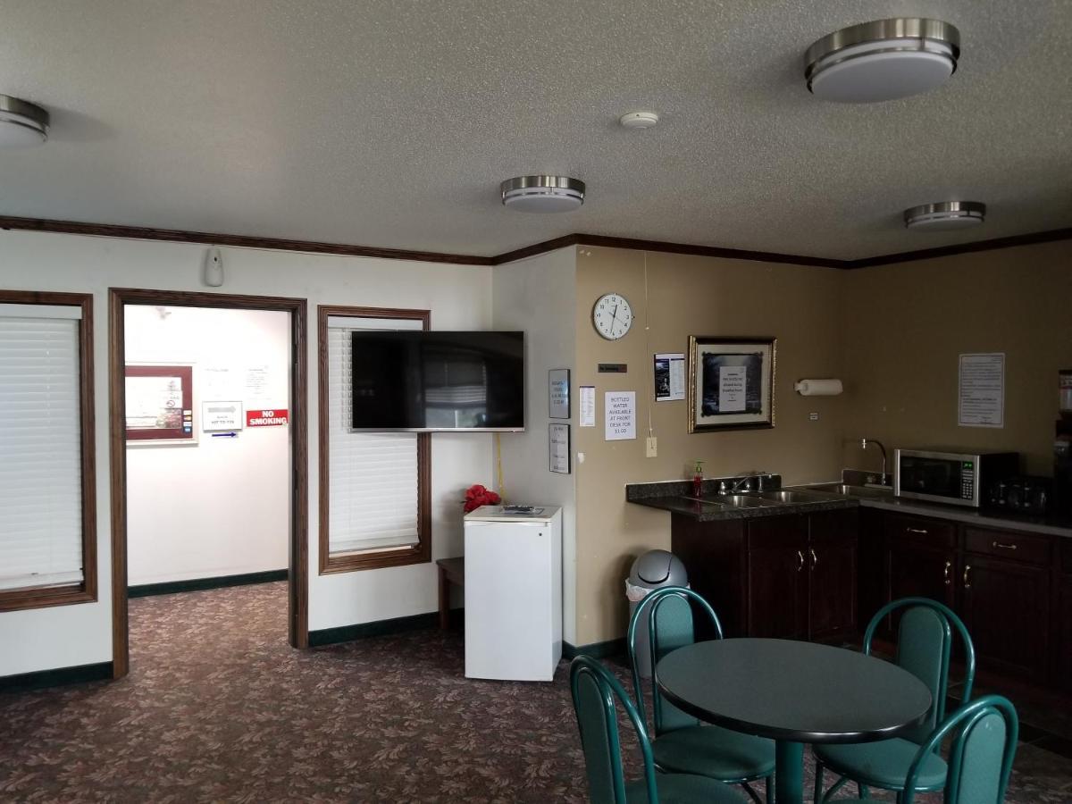 Bilmar Inn & Suites Dell Rapids Buitenkant foto