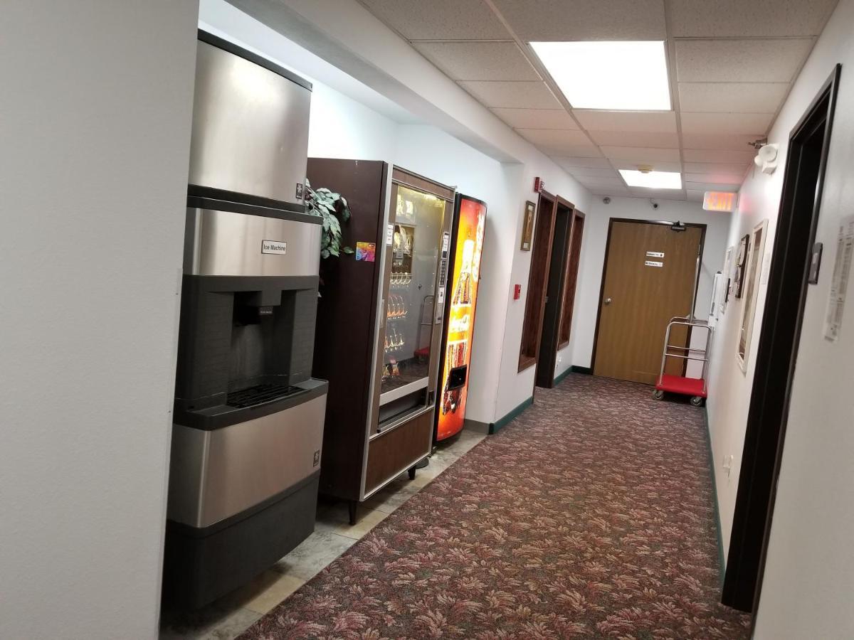 Bilmar Inn & Suites Dell Rapids Buitenkant foto